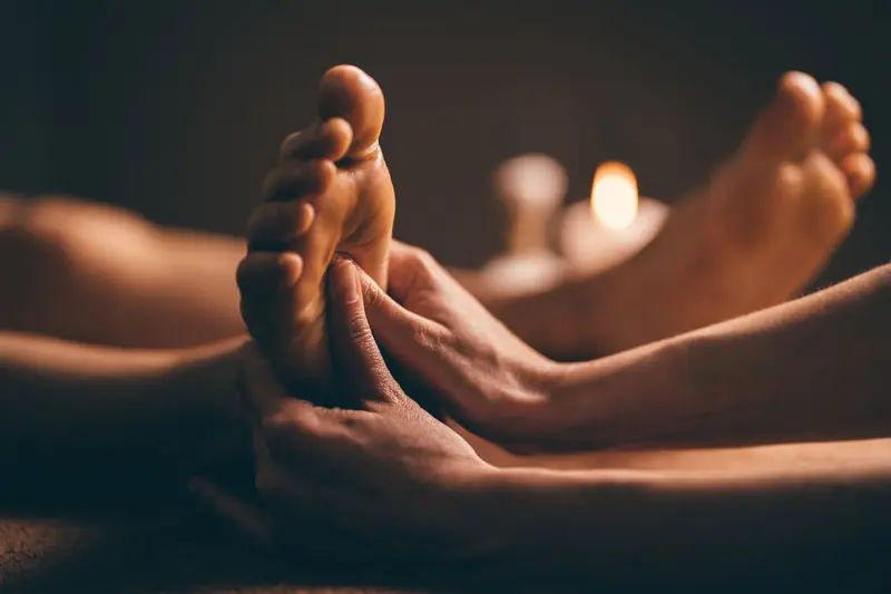 Réflexologie plantaire : massage du pied